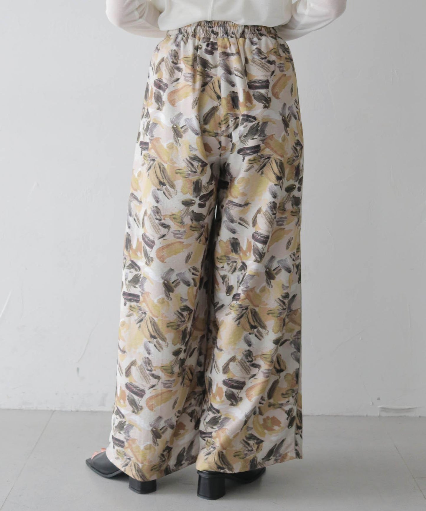 ペインティングフラワーイージーパンツ