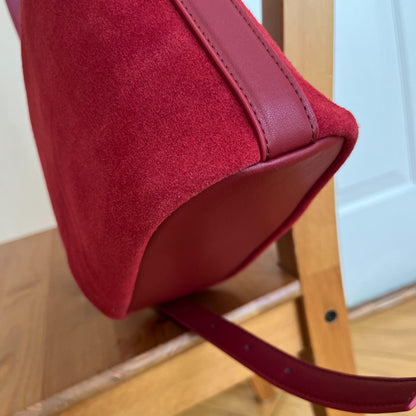 赤スエードバッグ