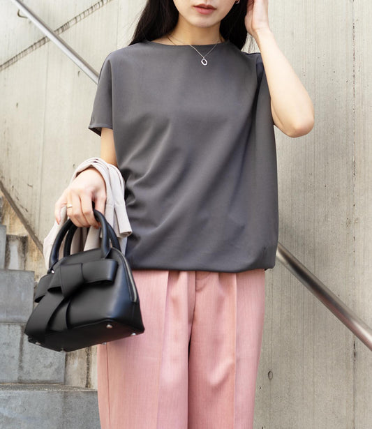 コクーンシルエットボートネックカットソー