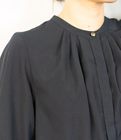 タックフレアブラウス