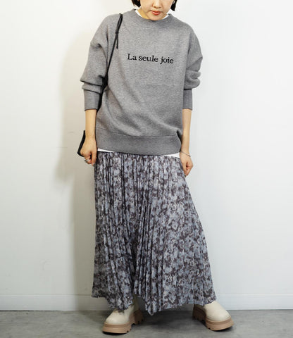 ジャガードロゴニット