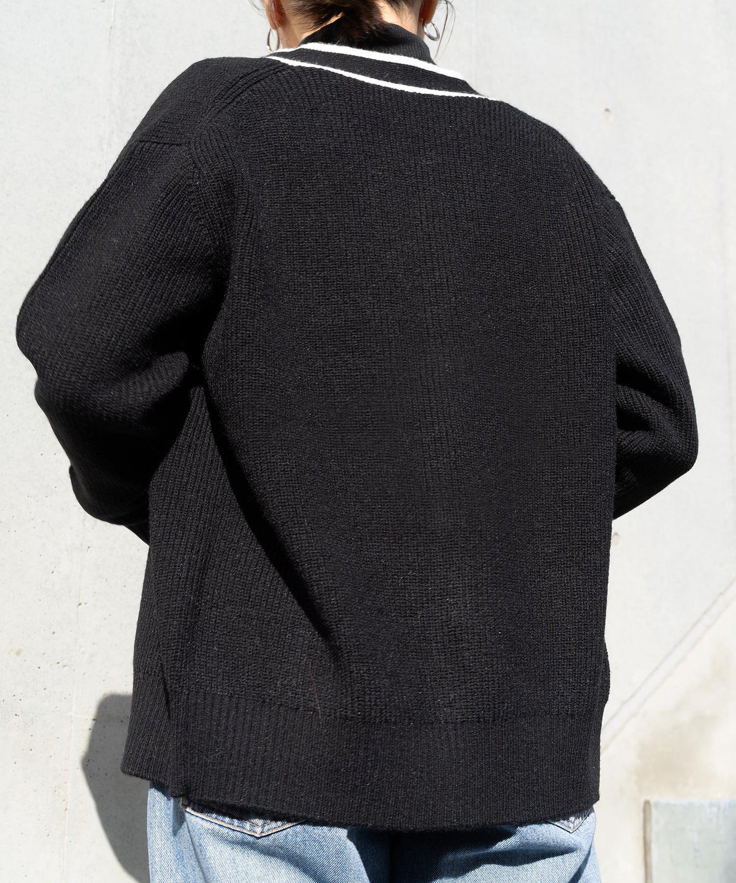 Vネックカーディガン