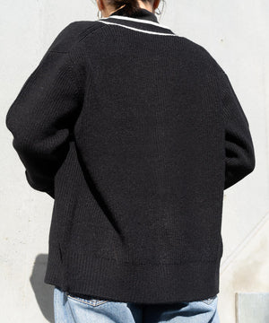 Vネックカーディガン