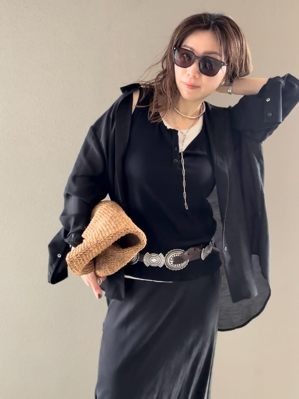 Sheer long cuffs shirt