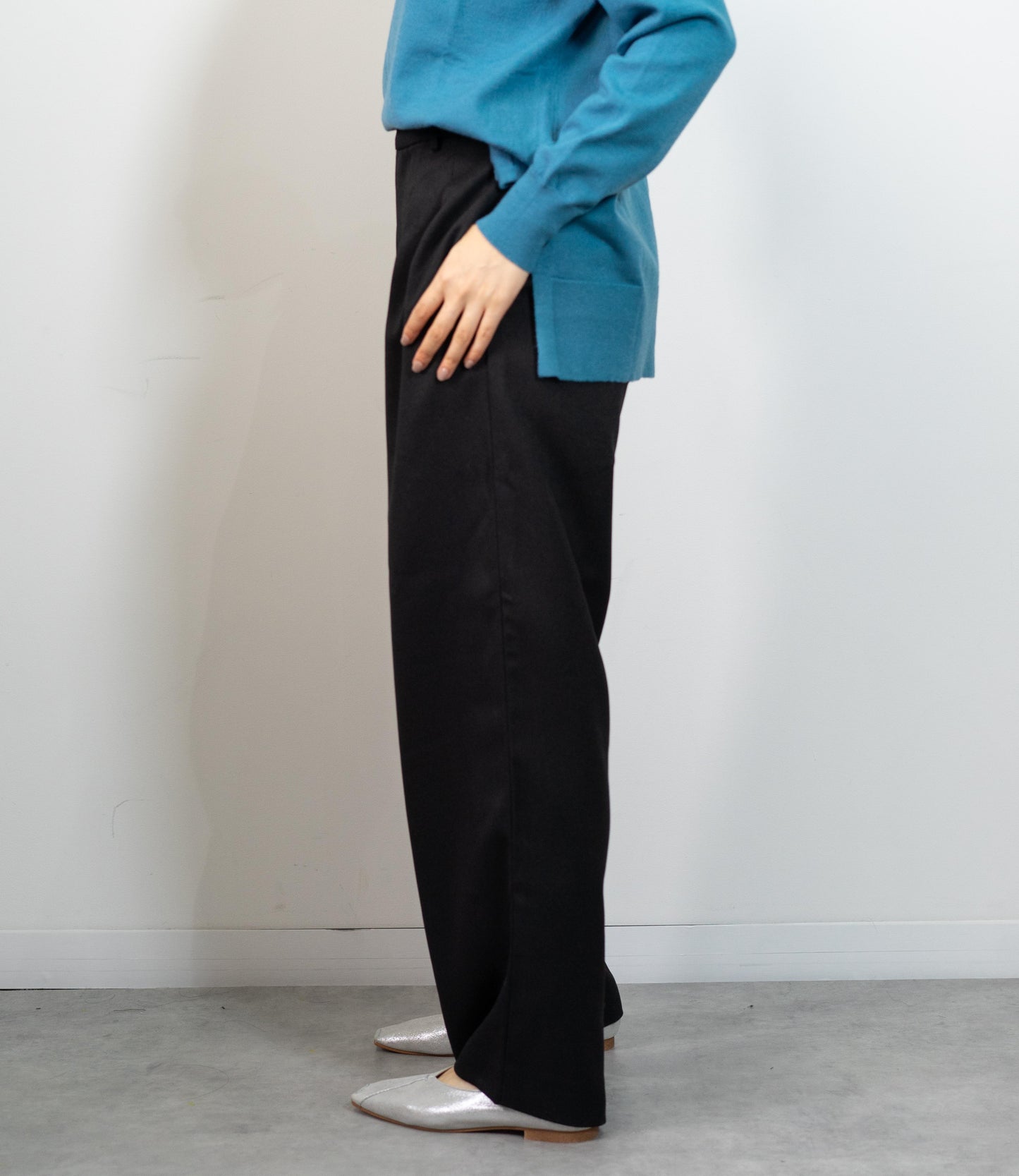 ワイドストレートパンツ