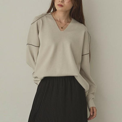 バイカラーシャープVネックニット