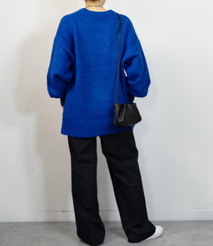 ボクシーオーバークルーネックニット