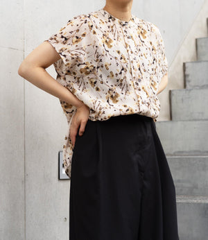 ペインティングフラワーフレンチスリーブブラウス