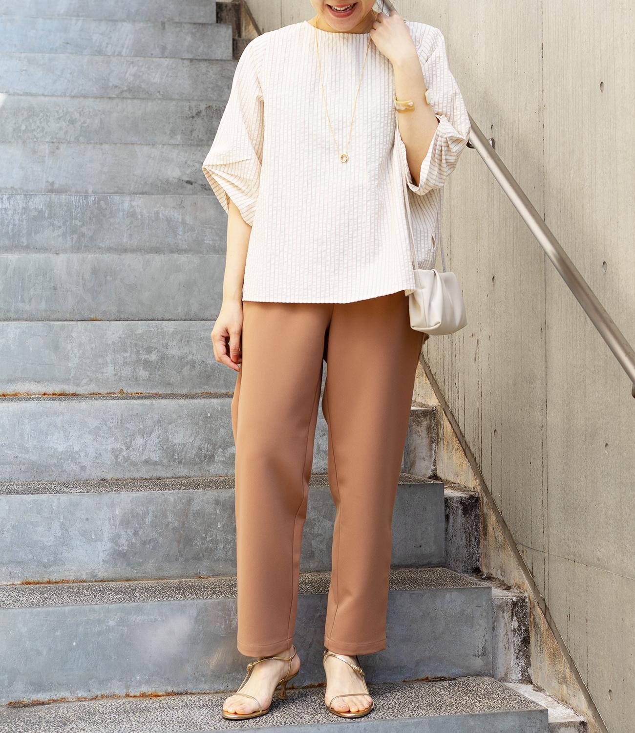 美シルエットテーパードパンツ