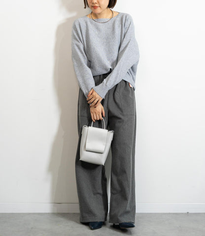 ボートネックラウンドニット