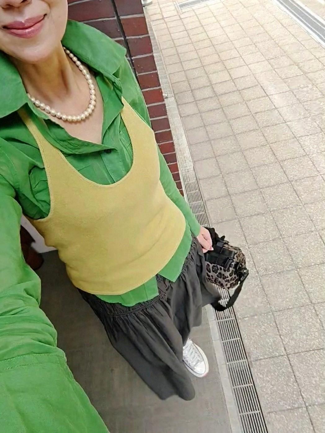 ホルターネックニット