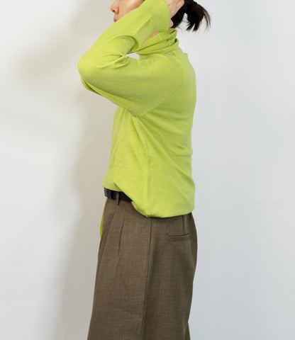 タートルネックソフトニット