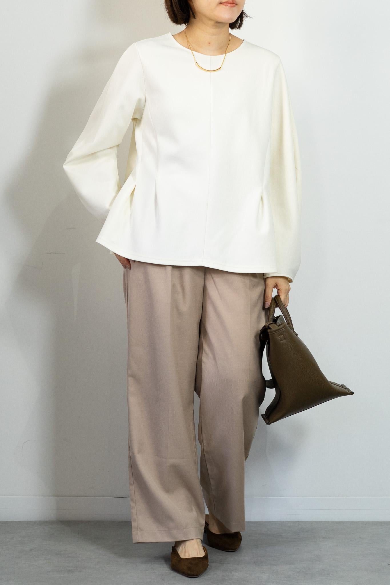 ウエストカーブカットソーブラウス