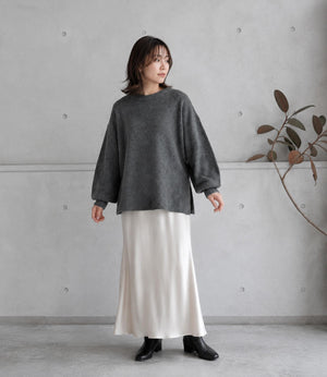 ボクシーオーバークルーネックニット