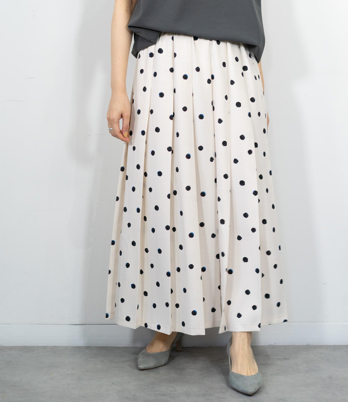 ランダムドットミモレタックスカート