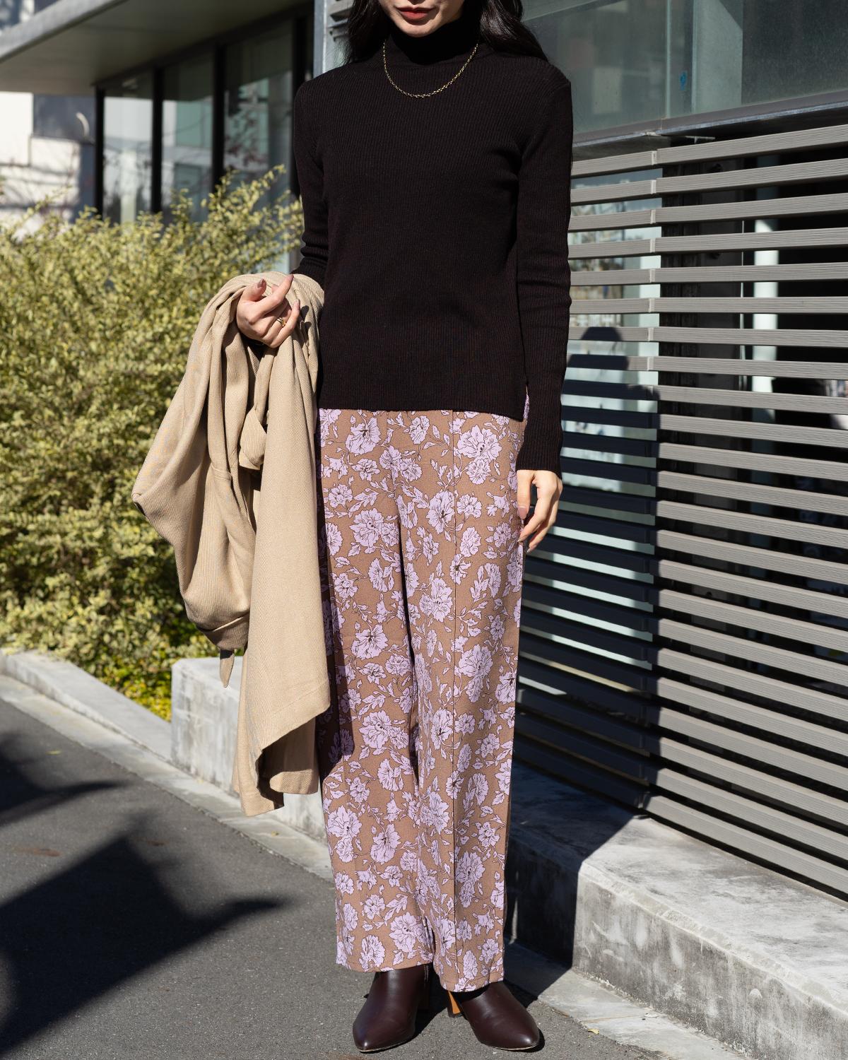 ソフトタッチタートルネックニット