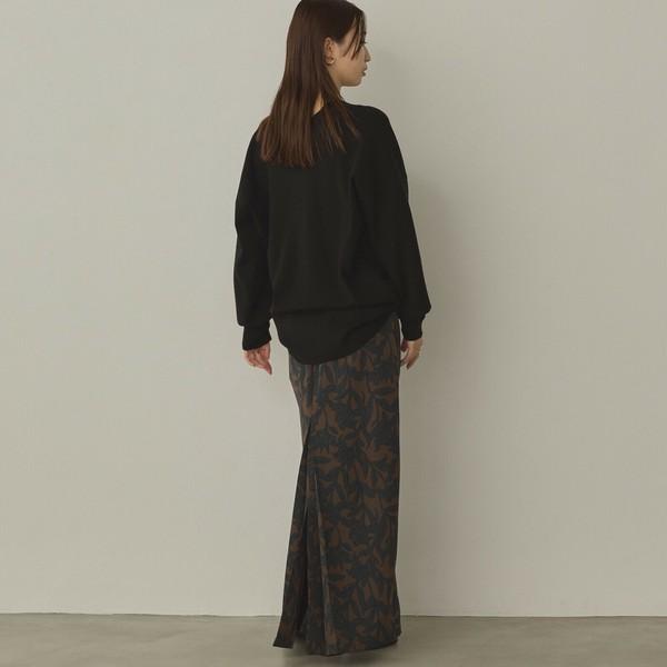 やわもちVネックニット