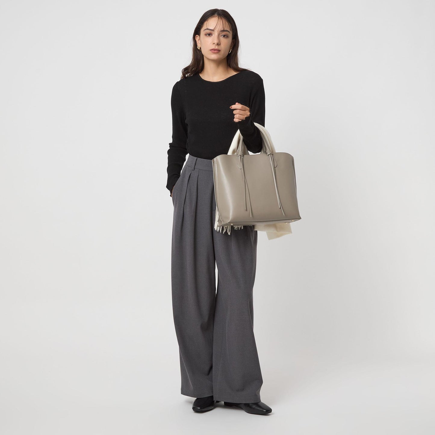 【WEB限定】2WAYタッセルハンドル A4 トートバッグ / ショルダーバッグ