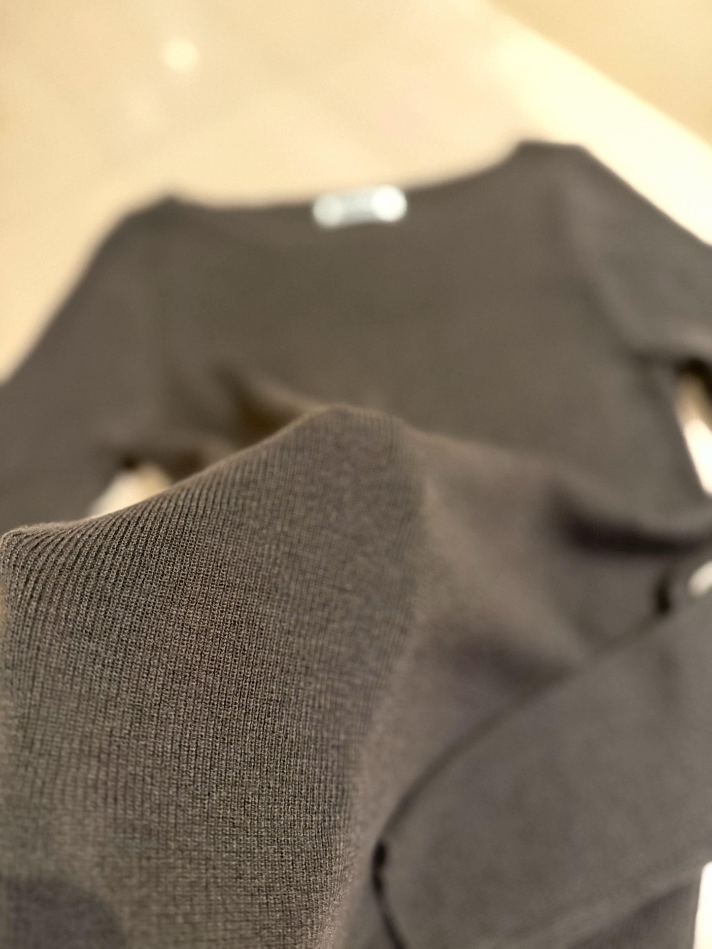 ベーシックラウンドネックニット