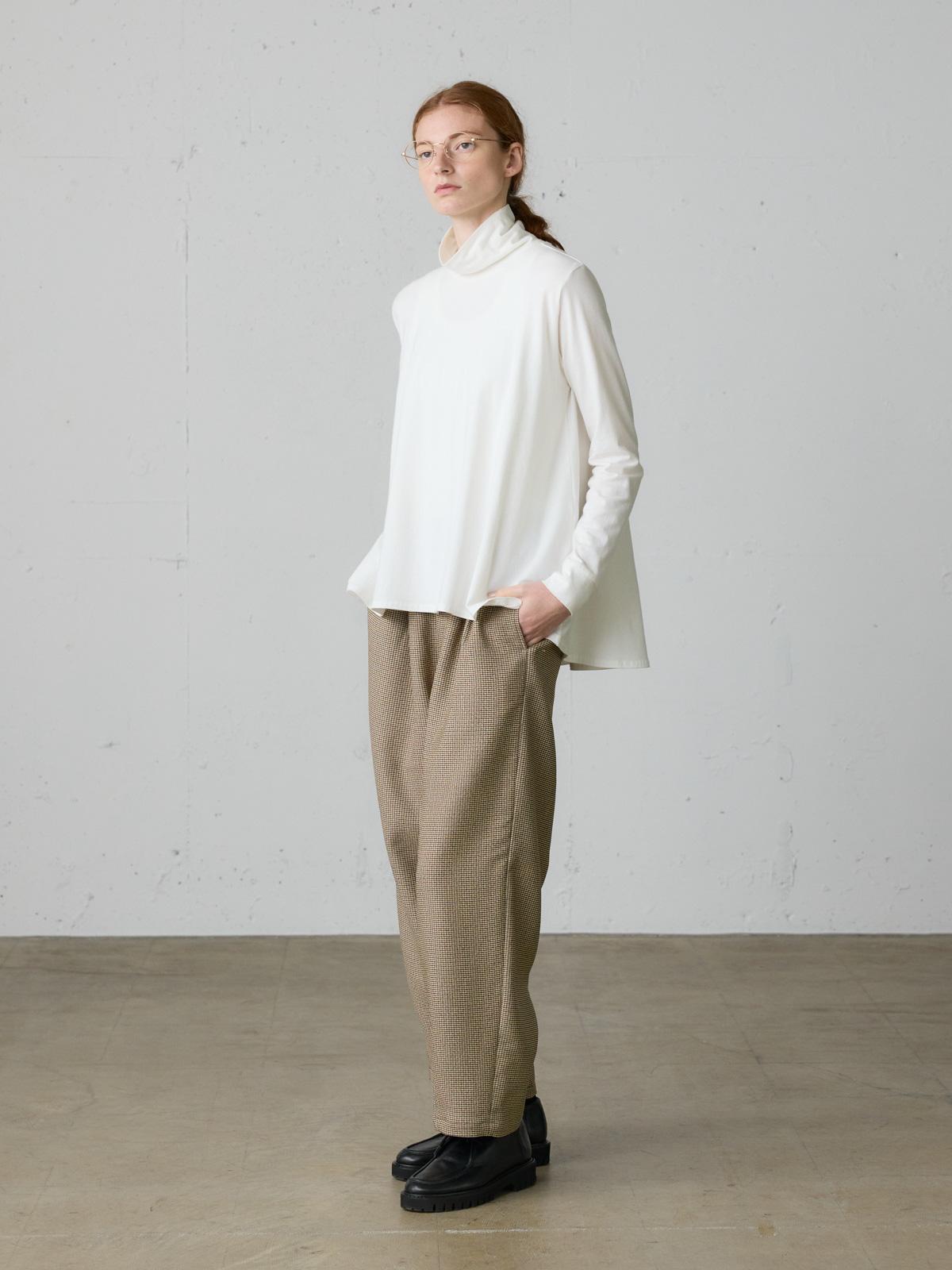 MidiUmi ハイネックフレアプルオーバー