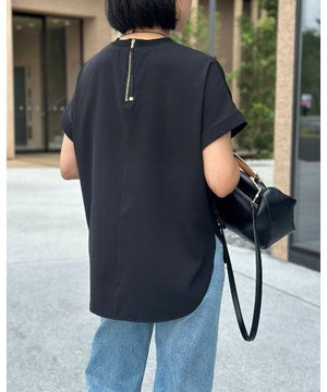 バックジップジョーゼットTブラウス