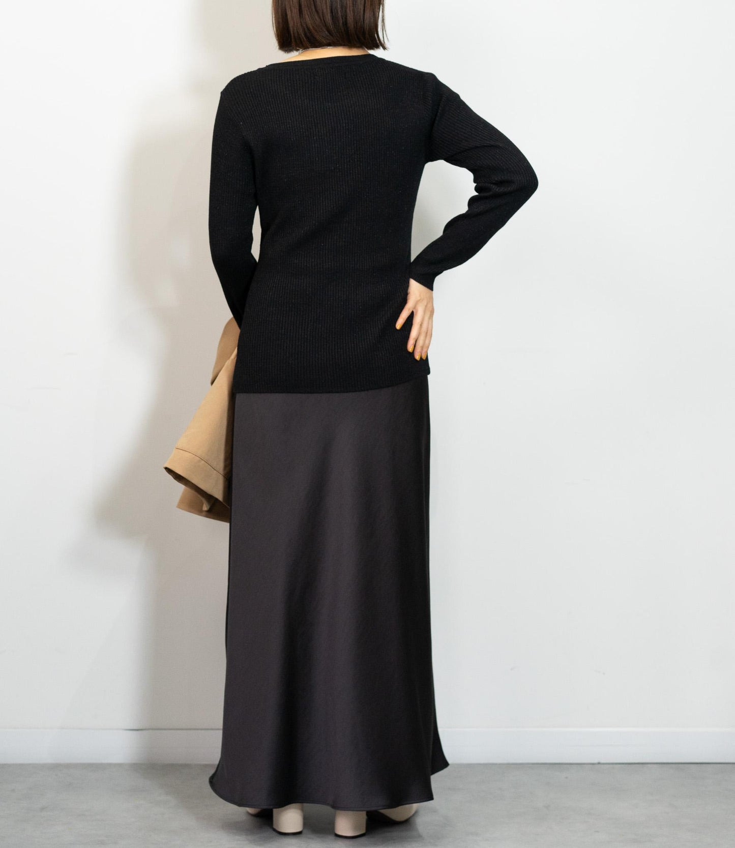 ラメリブクルーネックスリムニット