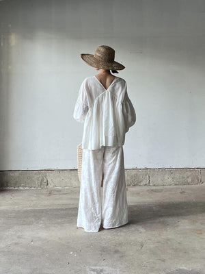 花刺繍コットンパンツ