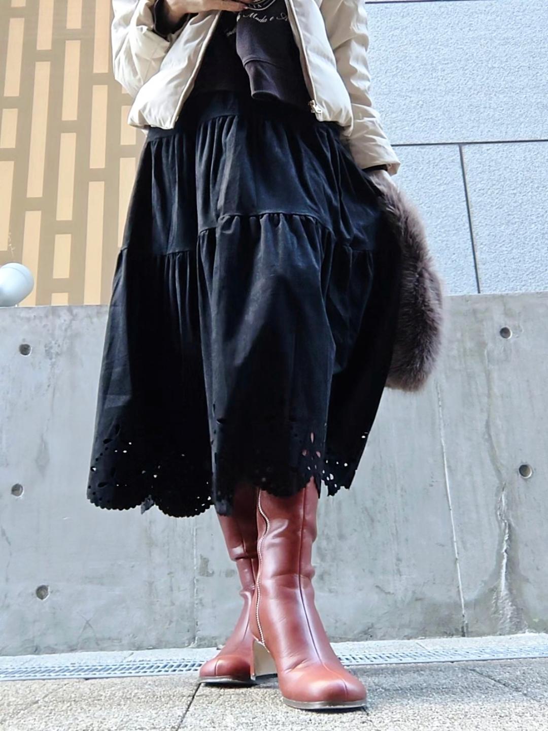 スエードパンチングティアードスカート