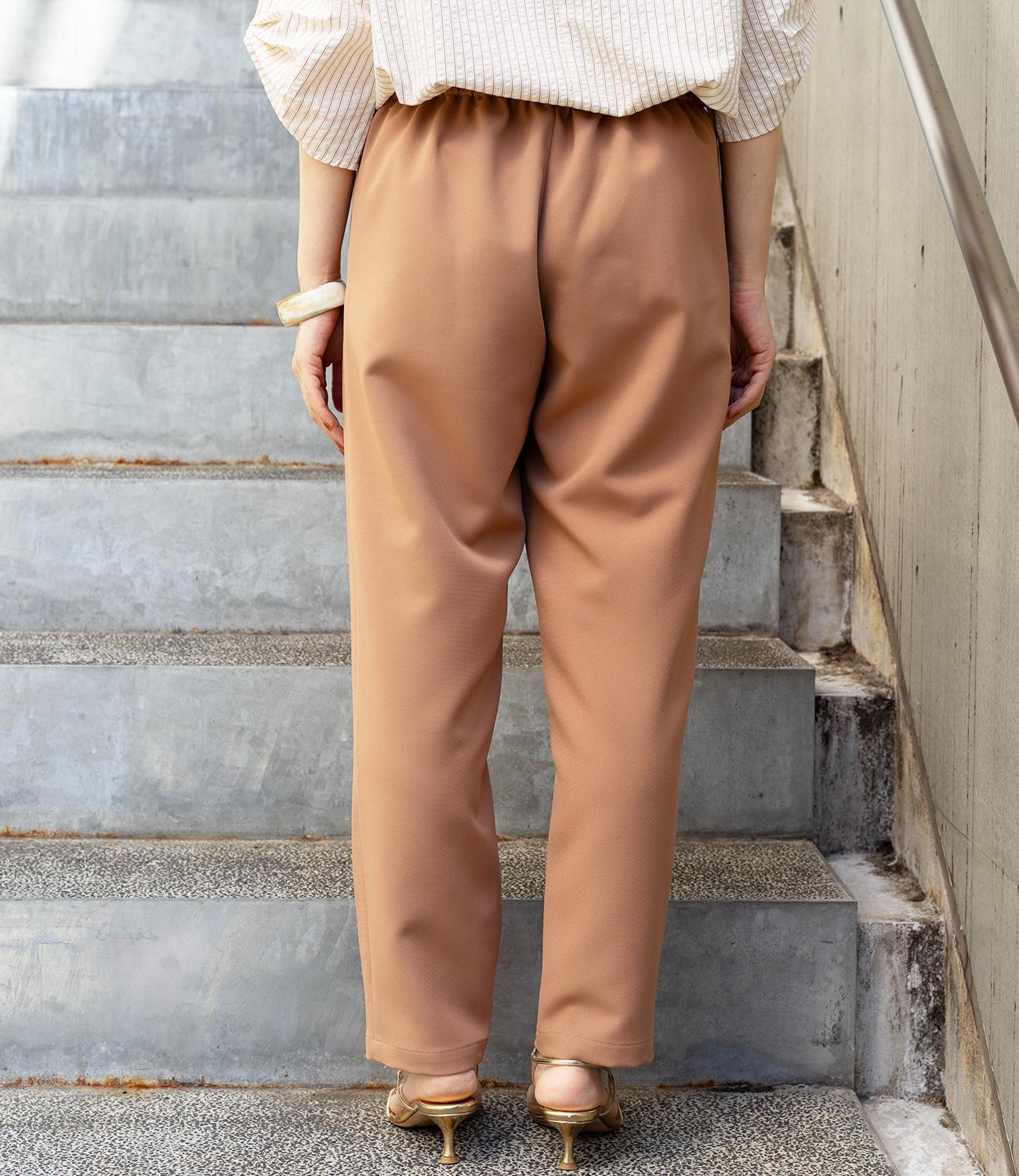 美シルエットテーパードパンツ