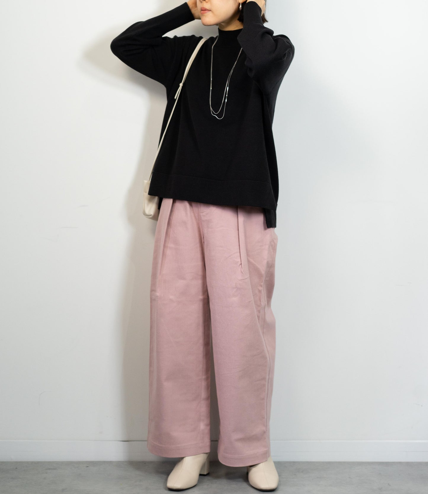 ハイネックスクエアニット