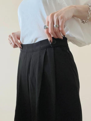 タックワイドパンツ