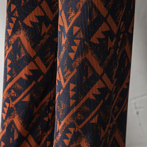 【WEB限定】オリエンタル柄クリスタルプリーツパンツ≪手洗い可能≫