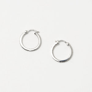 パヴェ ナローフープ ピアス