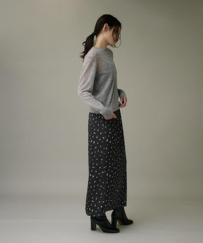 クルーネックニットプルオーバー《Melty air wool》