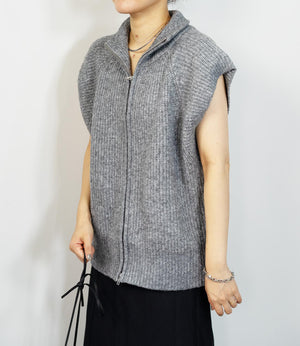 ラグランハイネックニット