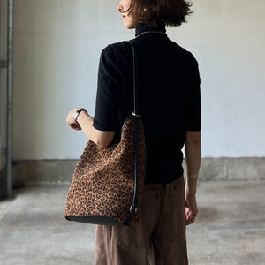ヒョウ柄スエードバッグ
