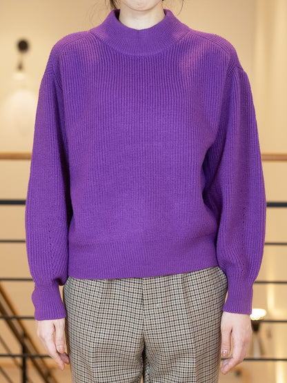 ハイネックボリュームスリーブニット