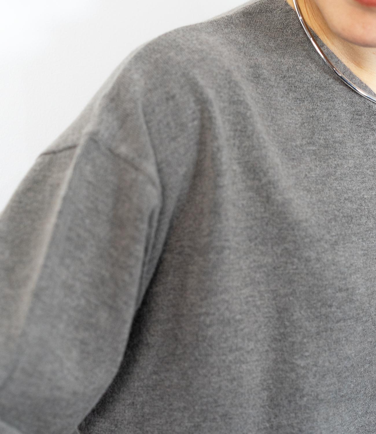 Vネックコンパクトニット