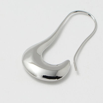 クレセント ムーン ピアス