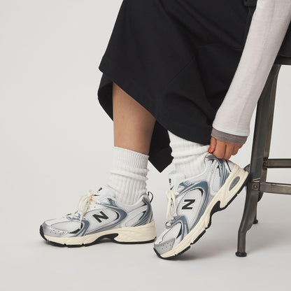 ＜New Balance＞U530ESA スニーカー