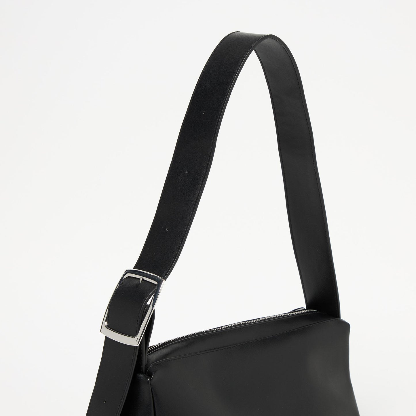 スクエア ビッグバックル ショルダーバッグ