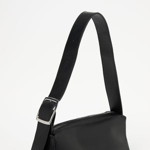 スクエア ビッグバックル ショルダーバッグ