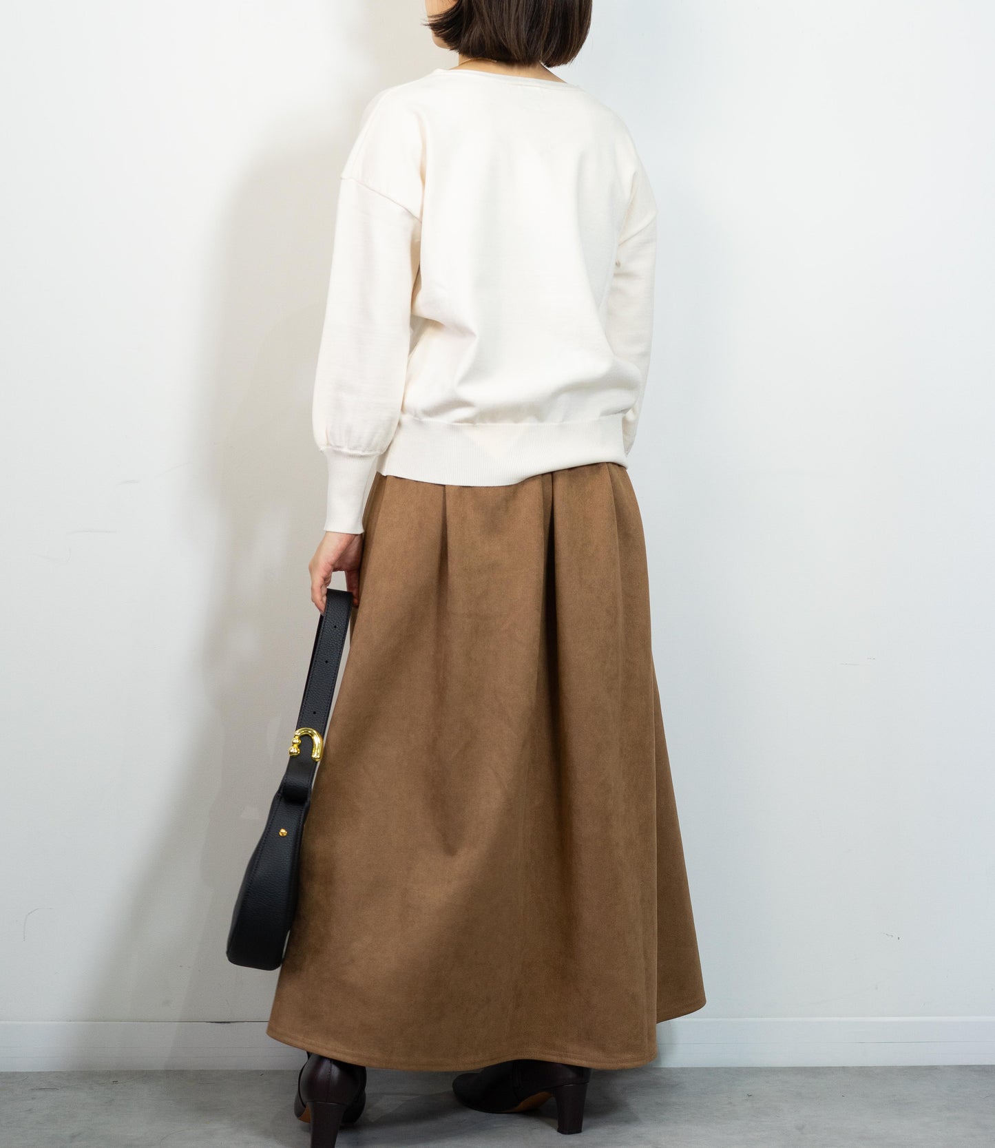 Vネックニットプルオーバー