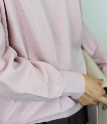 Vネックコンパクトニット