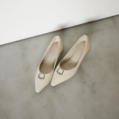 ポインテッド バックル パンプス 晴雨兼用 撥水