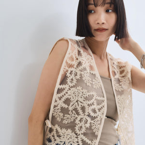 チュールシシュウスカラップベスト≪手洗い可能≫