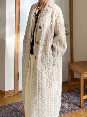 ケーブル編みエコファーロングコート