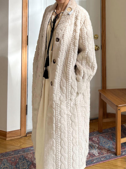 ケーブル編みエコファーロングコート