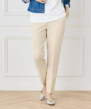 美脚テーパードパンツ