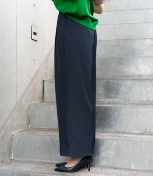 パウダーサテンエアリーイージーパンツ